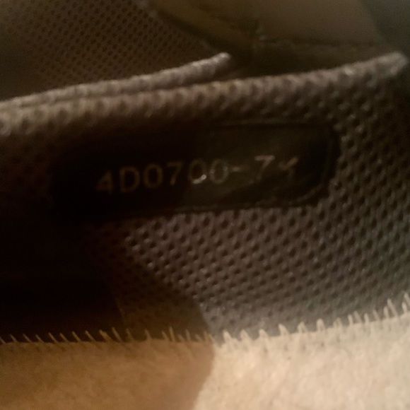 Prada loafers size 7 Blk size 8 USA 🇮🇹 very clean & very comfortable. 🇮🇹 - Picture 7 of 8